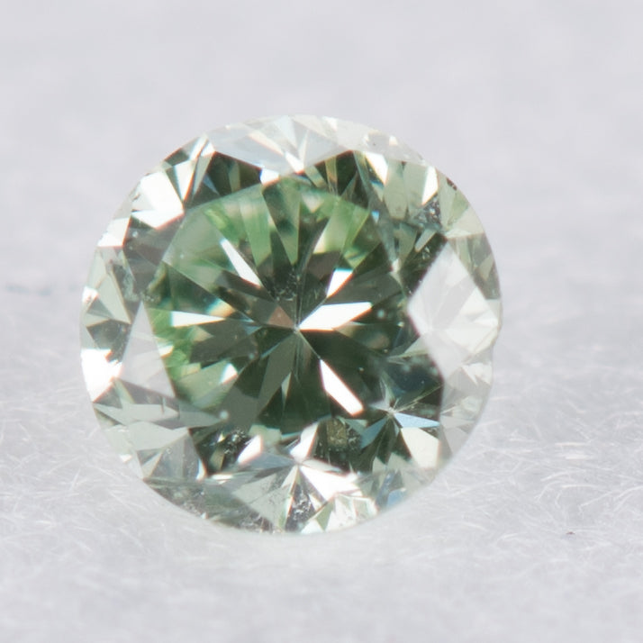0.04ct ファンシーインテンイエロウィッシュグリーン Fancy intense Yellowish Green, GIA