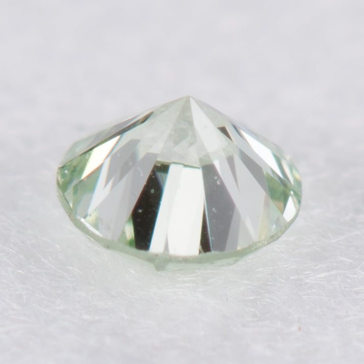 0.04ct ファンシーインテンイエロウィッシュグリーン Fancy intense Yellowish Green, GIA