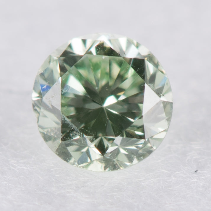 0.04ct ファンシーインテンイエロウィッシュグリーン Fancy intense Yellowish Green, GIA