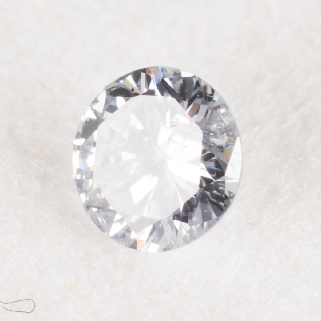 0.07ct ファンシーライトグレーブルー Fancy Light Gray Blue, GIA ラウンド