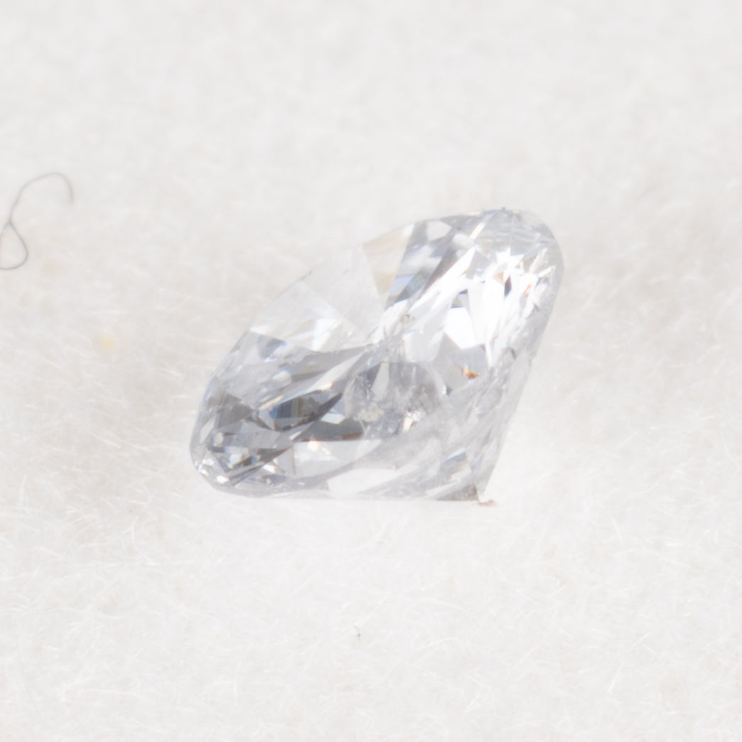 0.07ct ファンシーライトグレーブルー Fancy Light Gray Blue, GIA ラウンド