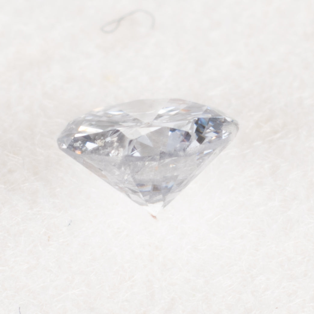 0.07ct ファンシーライトグレーブルー Fancy Light Gray Blue, GIA ラウンド