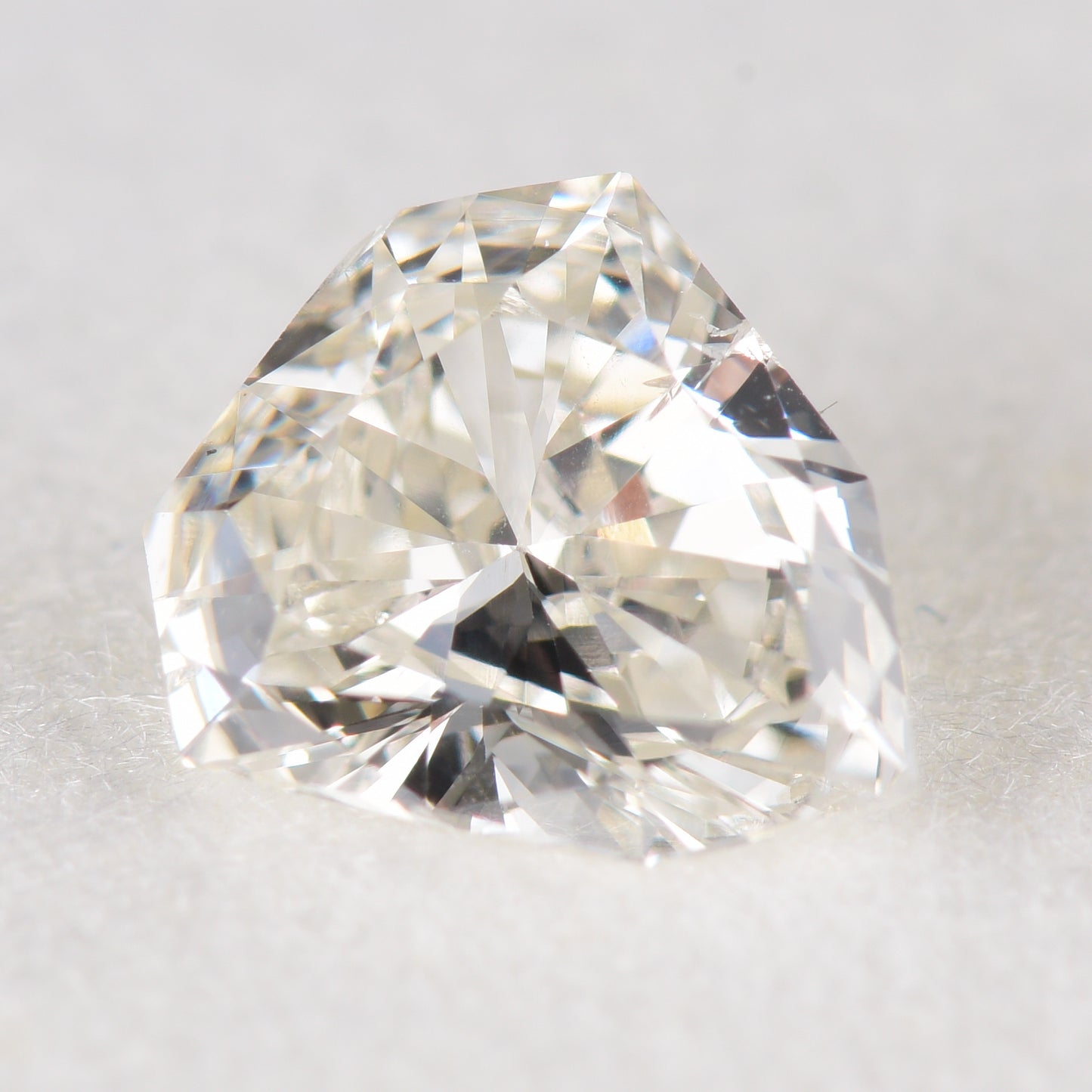 0.50ct シールドカットダイヤモンド　Jカラー　SI2 ルース, GIA