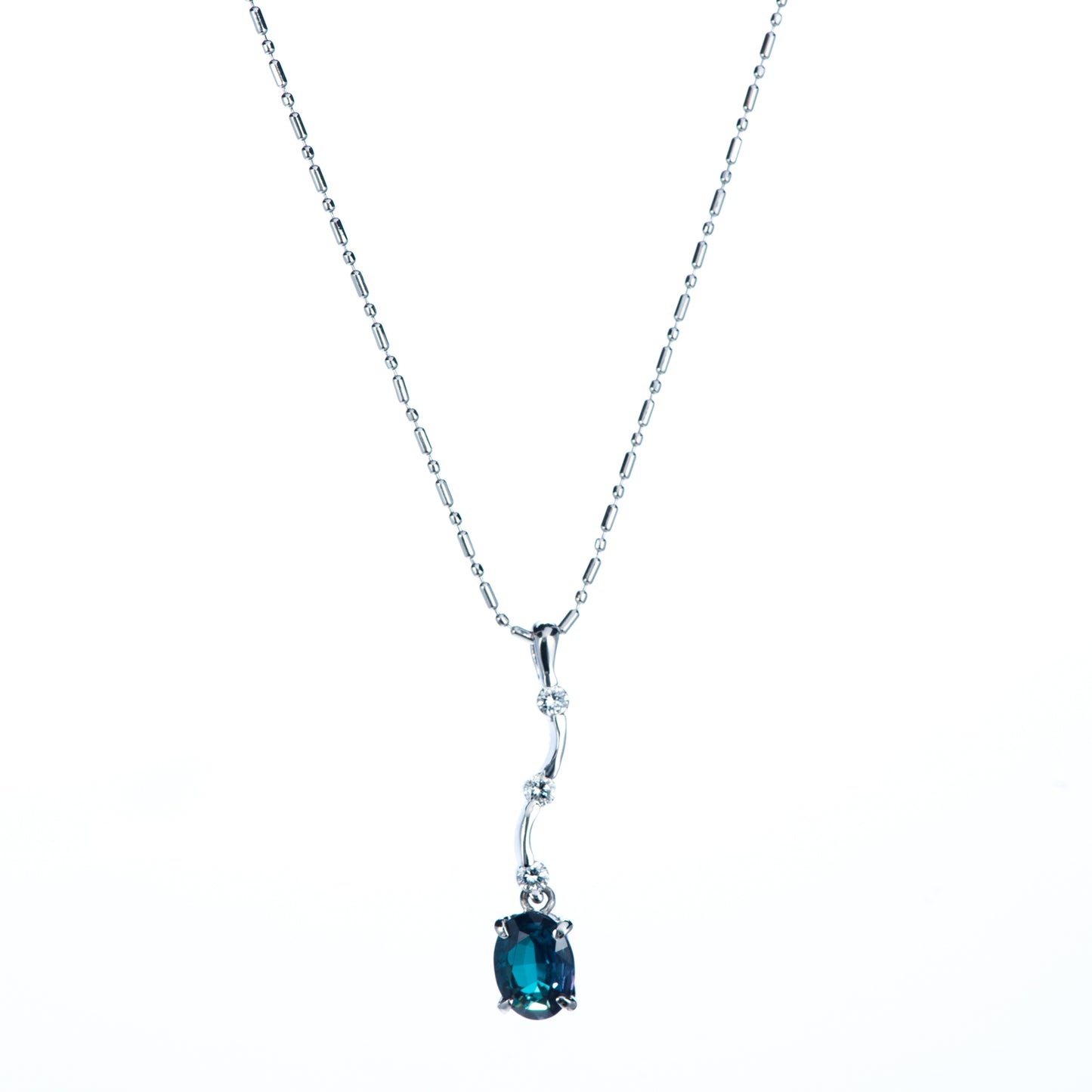 ブラジル産アレキサンドライトペンダントネックレス　プラチナ900製