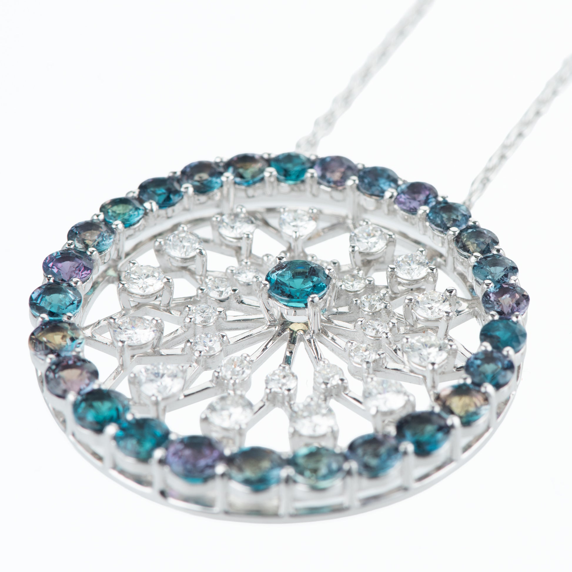 色の変化　5ctアレキサンドライトプラチナペンダント AL:5.20ct D:1.51ct Pt900/850 GIA