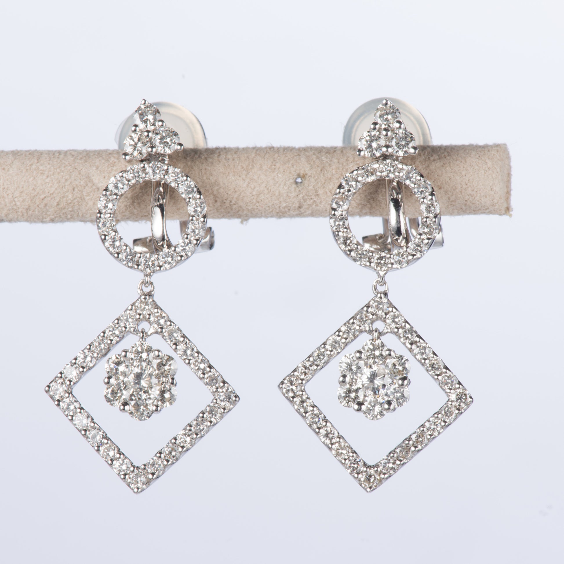 ダイヤモンド ホワイトゴールドリイヤリング D: 2.00ct (1ct D: 1ct )K18WG