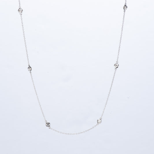 ホワイトゴールド製 ダイヤモンドステーションネックレス