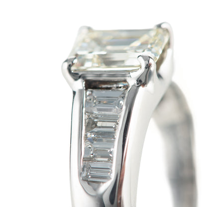 エメラルドカットダイヤモンド プラチナ製リング D: 1.004ct Under N VLY D: 0.40ct Pt900 CGL　腕部分拡大写真