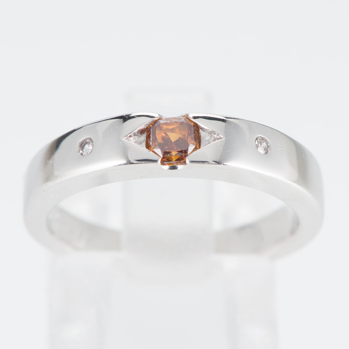 ファンシーディープイエロウィッシュオレンジダイヤモンド プラチナリング D: 0.241ct D: 0.03ct FDYO SI2 Pt900 全宝協