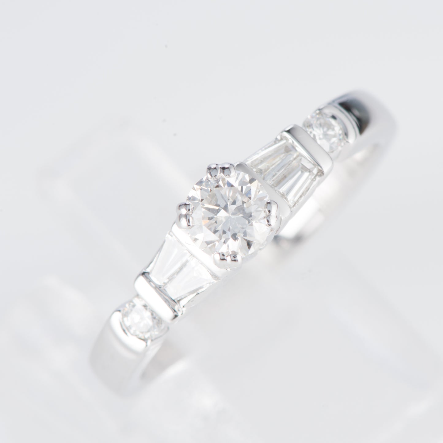 ダイヤモンド プラチナリング D: 0.33 ct D: 0.25ct Pt900