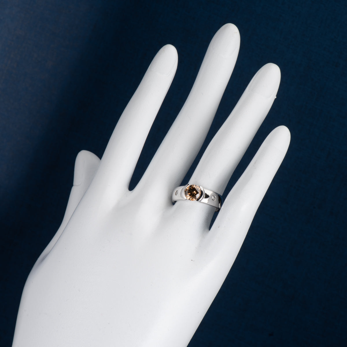 ブラウンダイヤモンド プラチナリング BrD: 1.02 ct D: 0.07ct Pt900