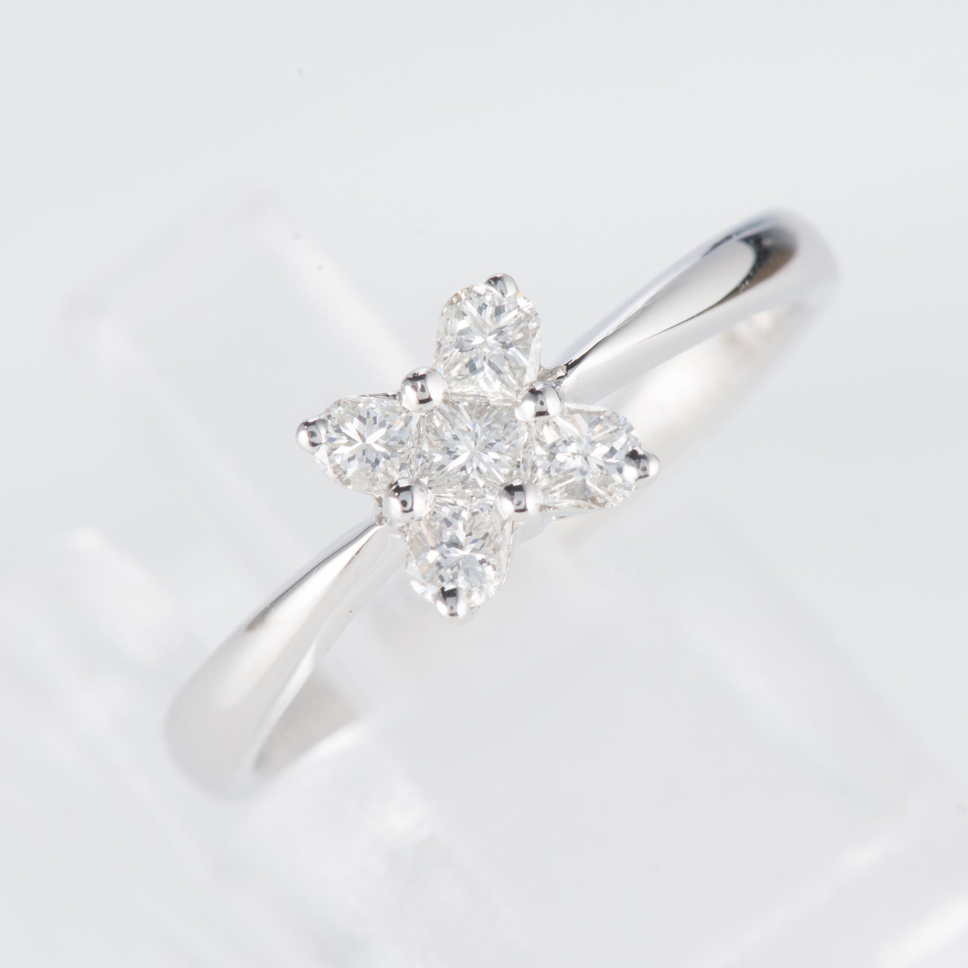 ダイヤモンド ホワイトゴールドリング D: 0.39 ct