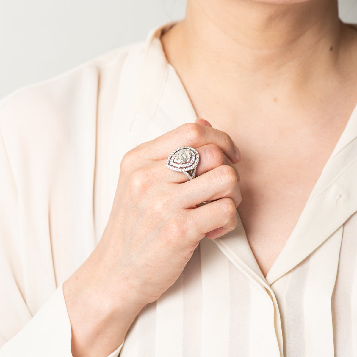 2.11ct I SI1 ペアシェイプダイヤモンダブルハローリング(2.11ct I SI1 / 1.12 GIA)