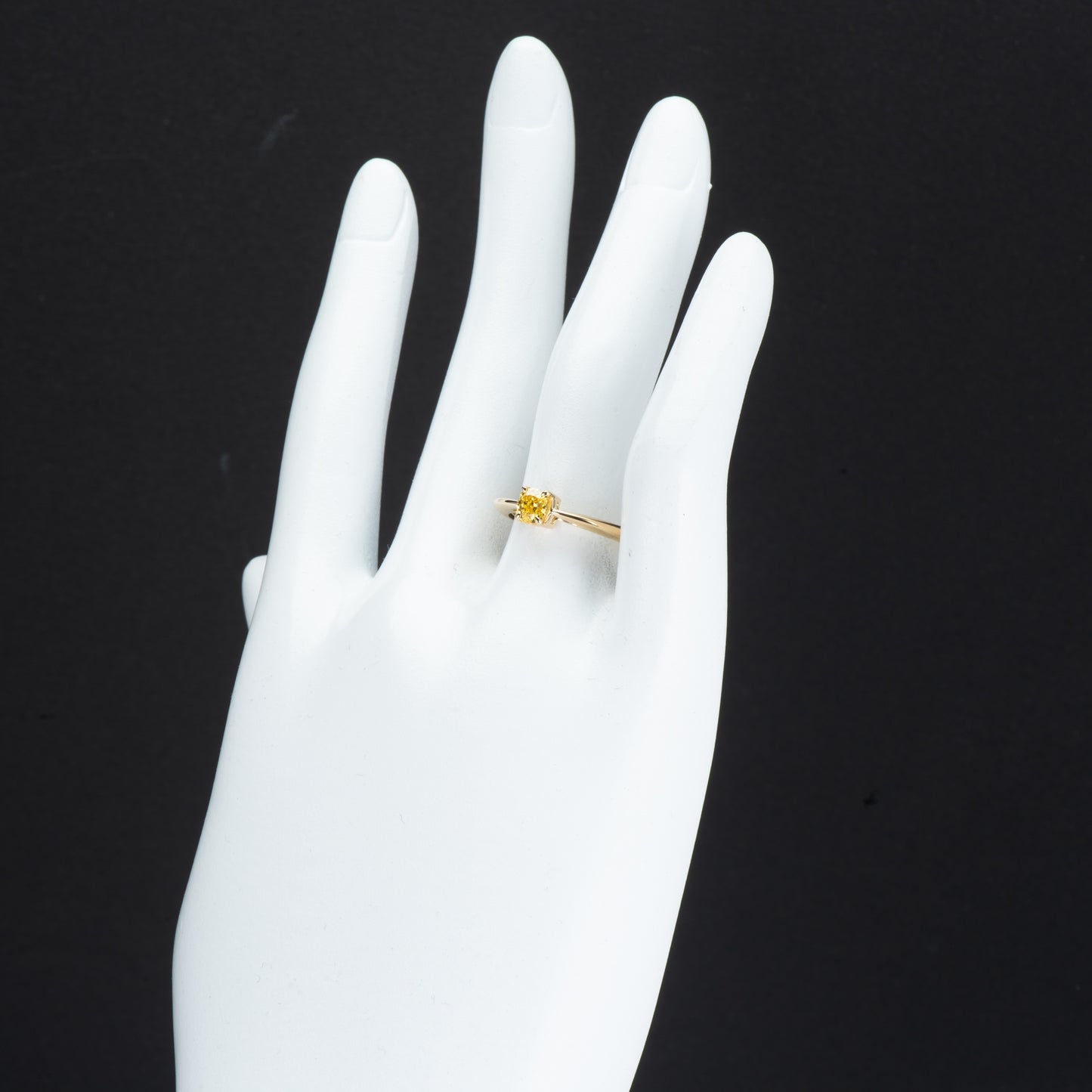 0.50ct ジミーイエローダイヤモンド ファンシービビッドイエローダイヤモンドリング 0.50ct SI1 GIA Zimmi yellow Fancy vivid yellow diamonds