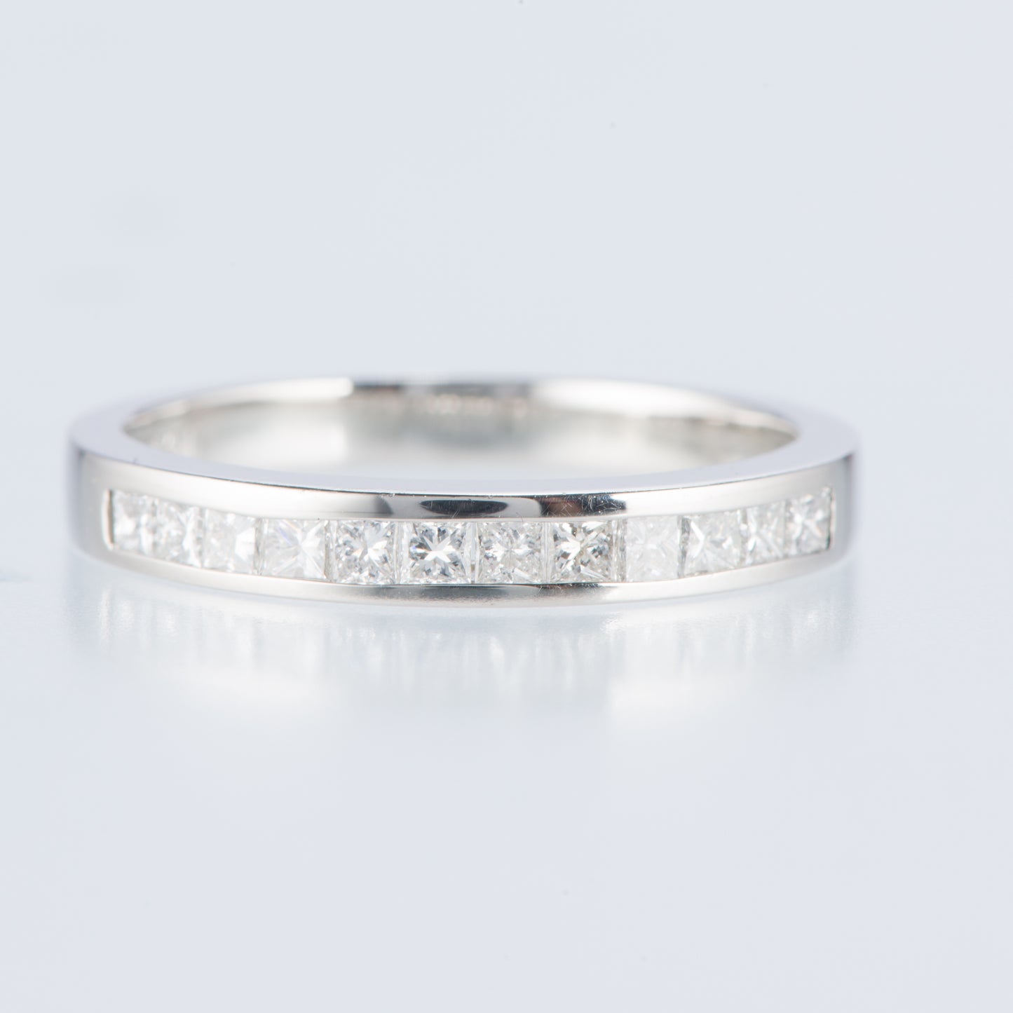 ライン  プリンセスカットダイヤモンド プラチナリング D: 0.45ct