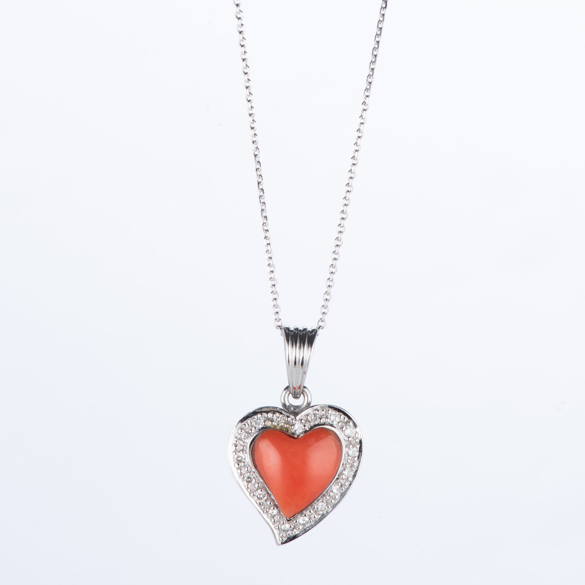 イタリア製サンゴ ホワイトゴールド製 K18WG ダイヤモンドペンダントネックレス ハート