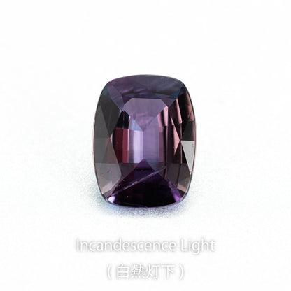 アレキサンドライト 0.43ct 白熱灯下でのカラーチェンジ