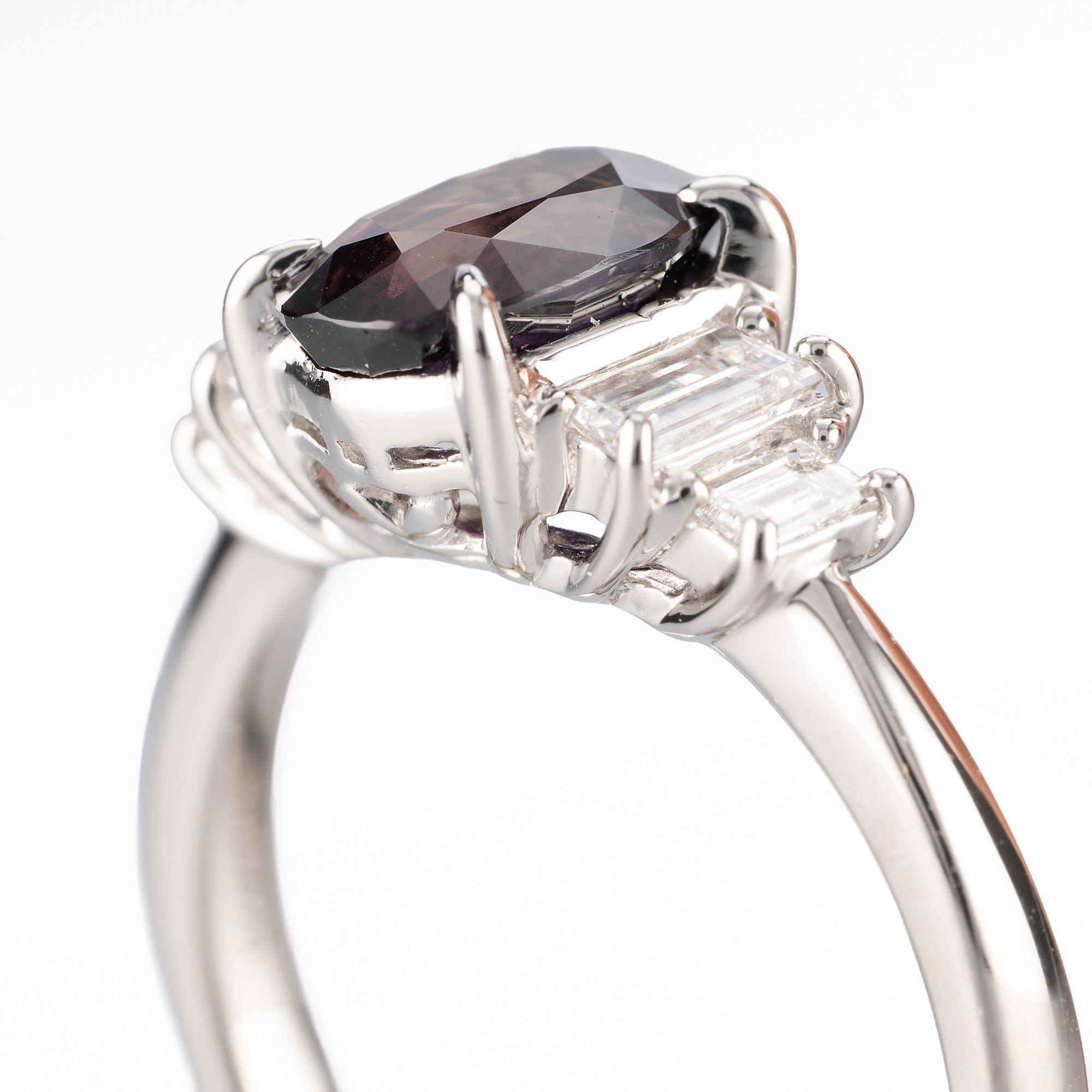 Pt900 タンザニア産 非加熱ブラウニッシュパープルサファイア 1.63ct
