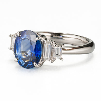 サファイアxダイヤモンド プラチナ製リング S: 2.84 ct D: 0.48ct Pt900 GIA　斜めからの写真
