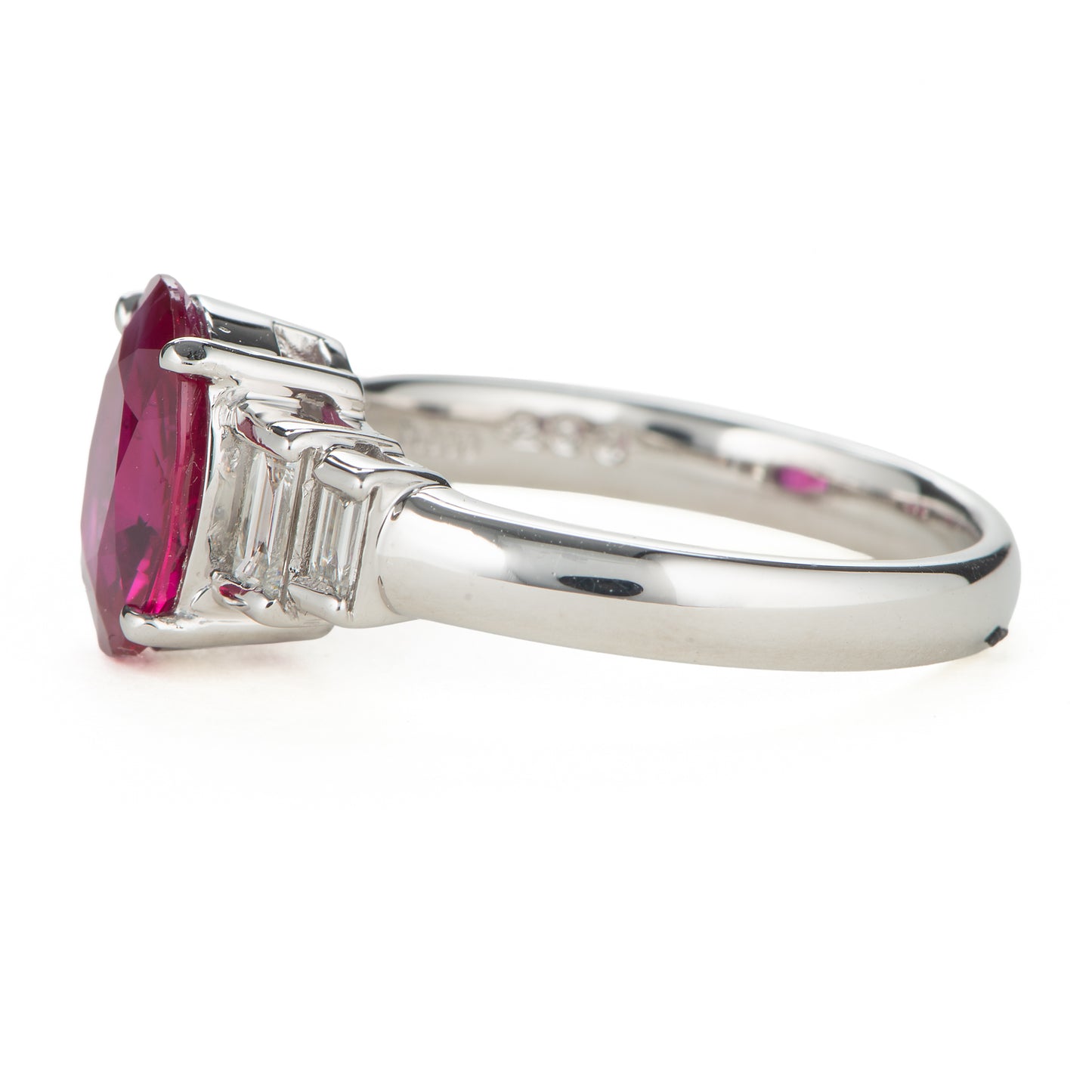 ステップ ルビーxダイヤモンド プラチナ製リング R: 2.01ct D: 0.31ct Pt900 GIA