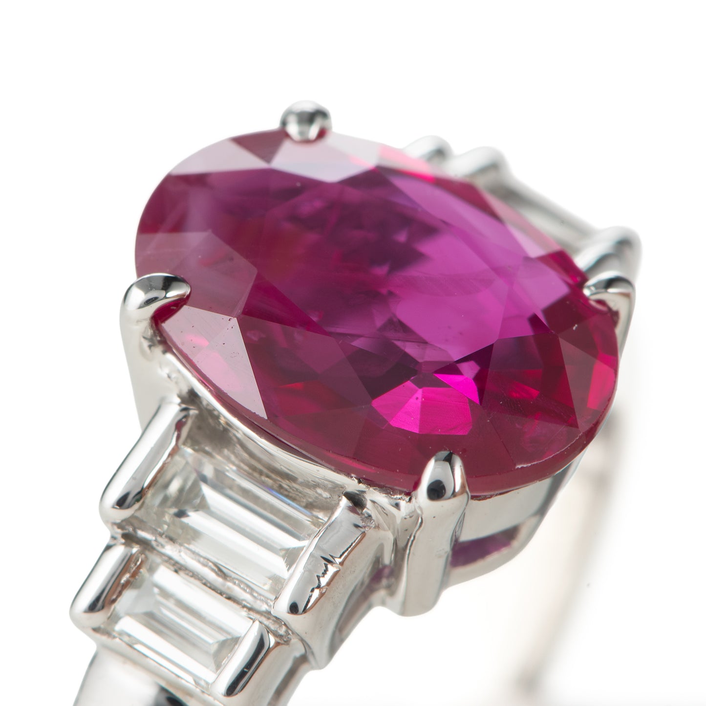 ステップ ルビーxダイヤモンド プラチナ製リング R: 2.01ct D: 0.31ct Pt900 GIA