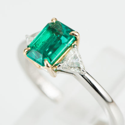 0.92ct コロンビア産エメラルドxダイヤモンド プラチナ製リング E:0.92ct D:0.24ct Pt950/K18YG GIA