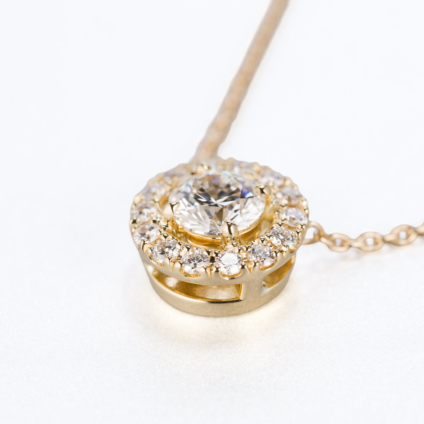 ZUISHO | ハロー ダイヤモンド 0.52ct ペンダントネックレス (E/VS2 Ex-VG-VG None) GIAドシエ付 K18YG 45cm 丸小豆チェーン