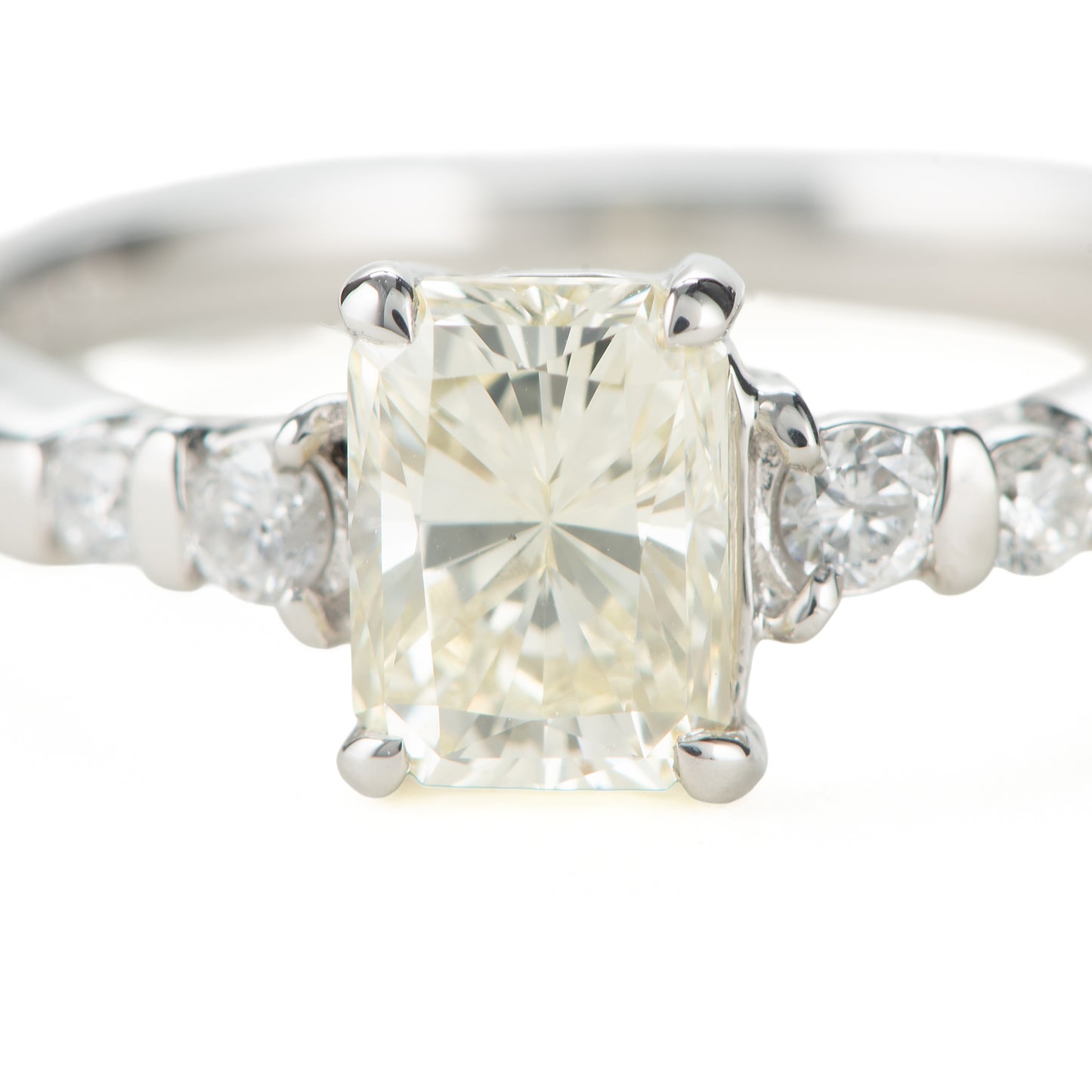 ライトイエローダイヤモンドダイヤモンド プラチナリング D: 1.021ct D: 0.11ct Light yellow VS2 Pt900 CGL