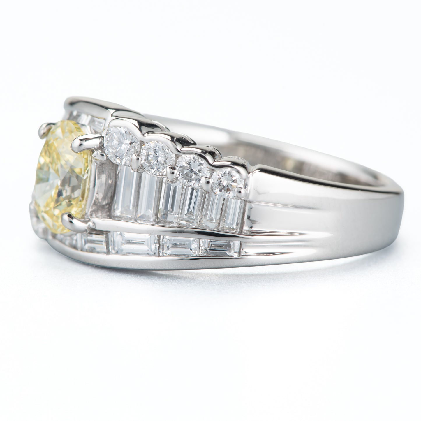 ファンシーイエローダイヤモンド プラチナリング D: 0.79ct D: 1.08ct Fancy Yellow  SI1 Pt900 中宝研 CGL