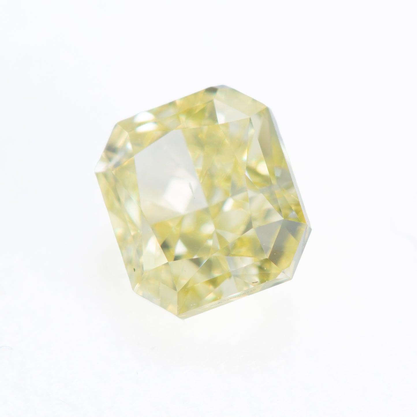 0.66ct, ファンシーインテンスイエローダイヤモンドラディアンカット Fancy Intense Yellow, SI2, GIA