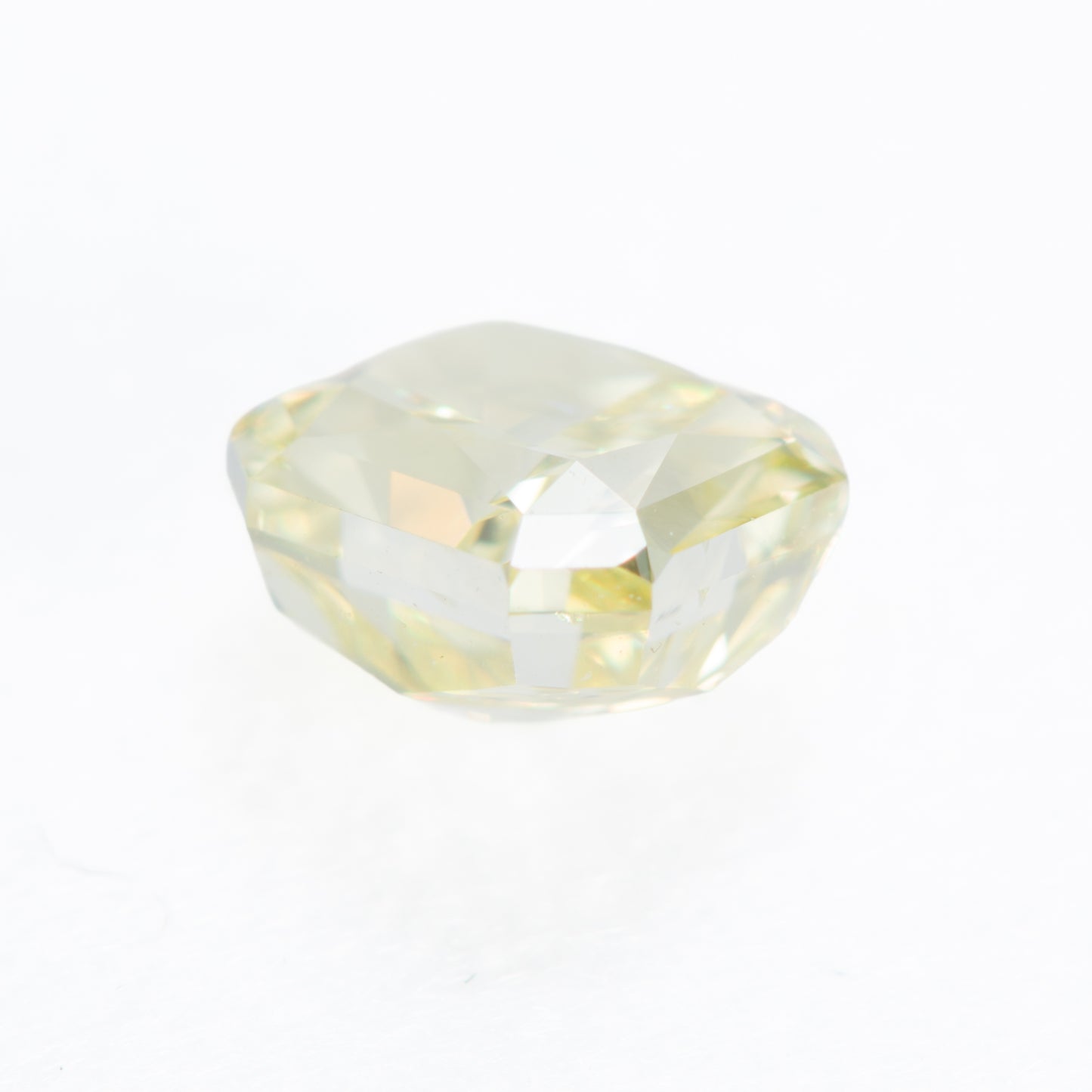 0.66ct, ファンシーインテンスイエローダイヤモンドラディアンカット Fancy Intense Yellow, SI2, GIA