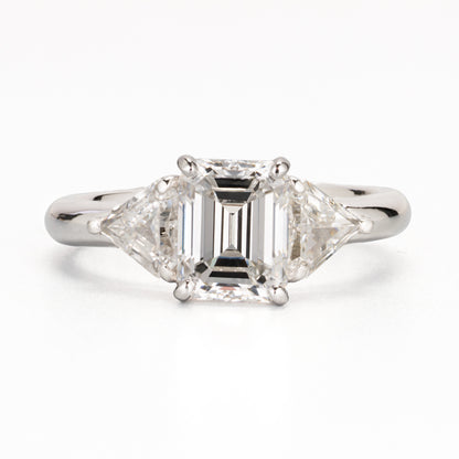 ZUISHO ダイヤモンド エメラルドカット ダイヤモンド 1.54ct Fカラー IF GIA鑑定書付 1126421682 プラチナ950 リング カイトカット ダイヤモンド 0.70ct F-G VS