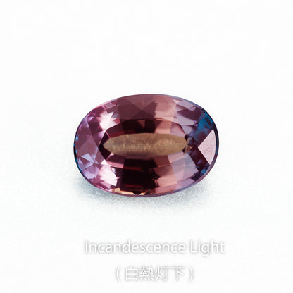 アレキサンドライト 0.53ct 白熱灯下でのカラーチェンジ