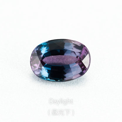 アレキサンドライト 0.53ct 昼光下での発色