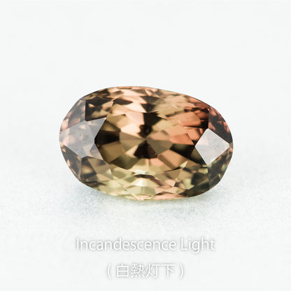 アレキサンドライト 1.13ct 白熱灯下でのカラーチェンジ