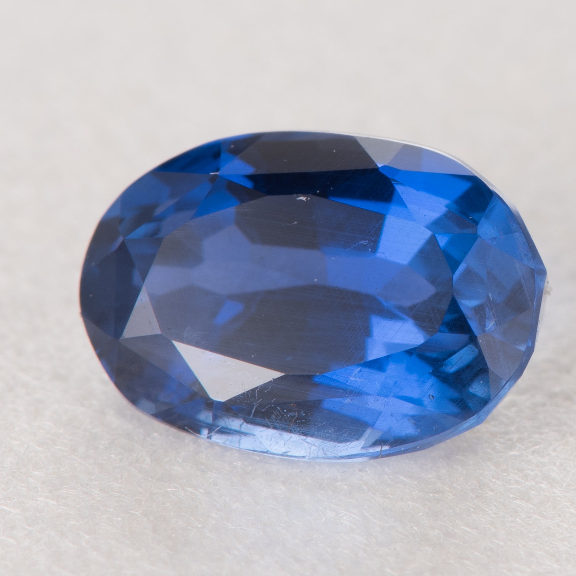 1.91ct, 非加熱ブルーサファイア オーバルシェイプ ルース, GIA