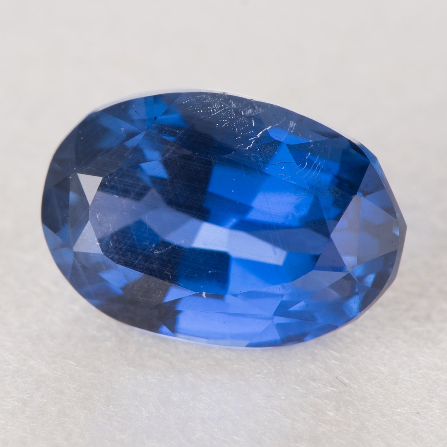 1.91ct, 非加熱ブルーサファイア オーバルシェイプ ルース, GIA