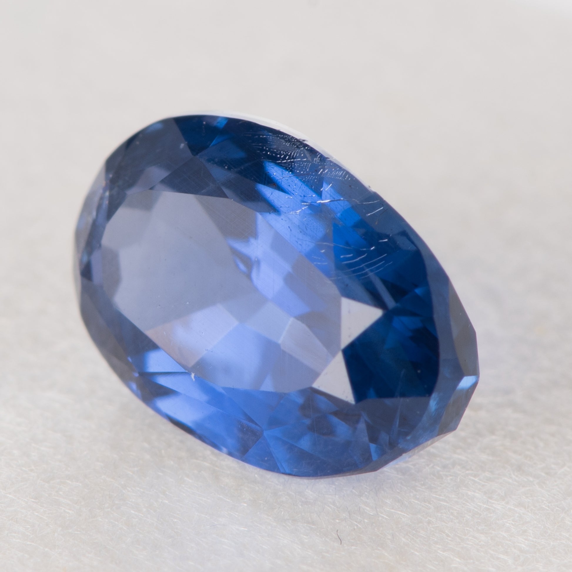 1.91ct, 非加熱ブルーサファイア オーバルシェイプ ルース, GIA