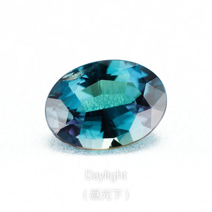 アレキサンドライト 0.80ct 昼光下での発色