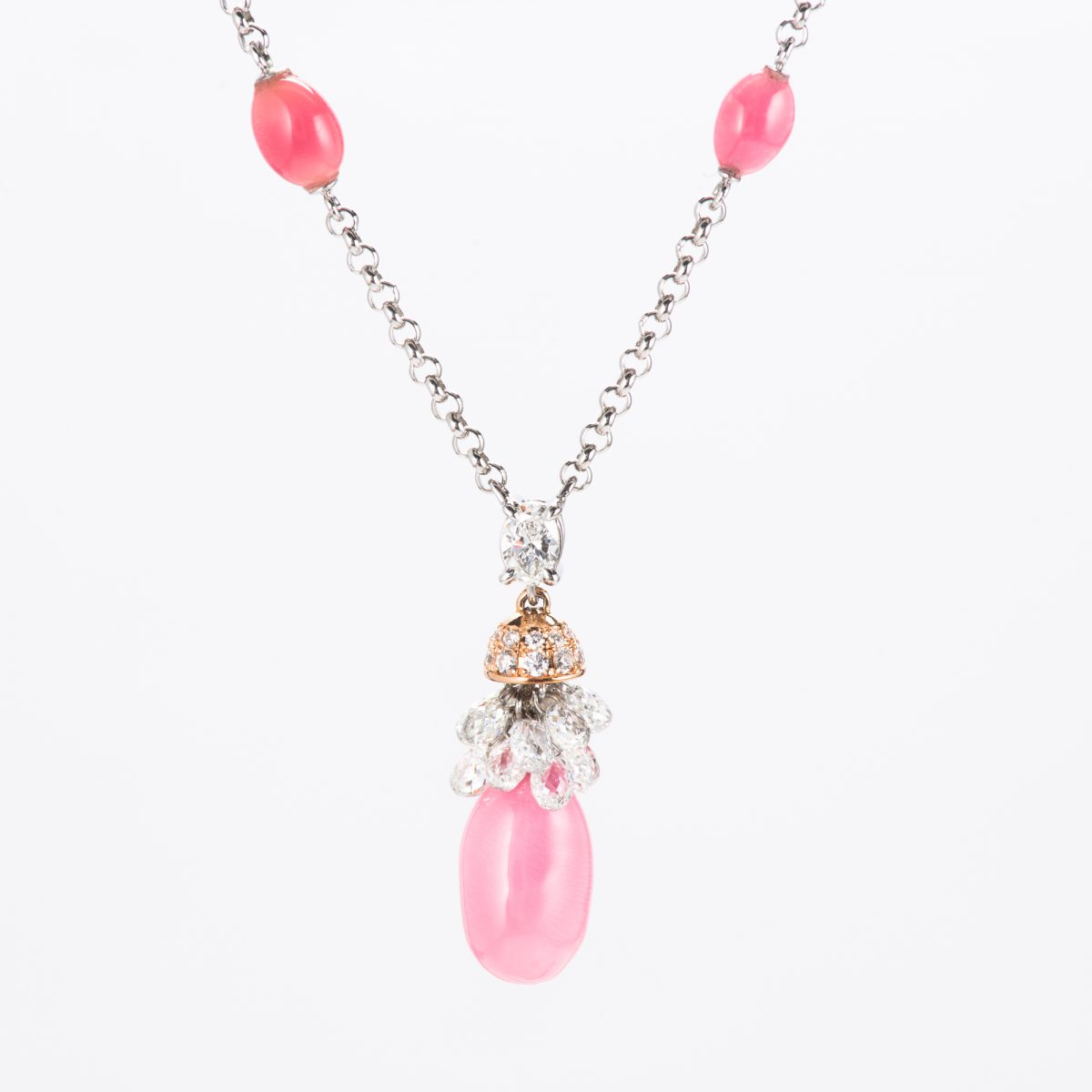 先端部分 5.50ct
ネックレス部分4ピース 2.91ct
ダイヤモンド:3.58ct
クラリティ:VVS-VS
カラー:Fカラー以上
素材:プラチナ950 K18イエローゴールド
ネックレス長さ:45cm 3cmの調整環付き
ご希望で調整いたします。
